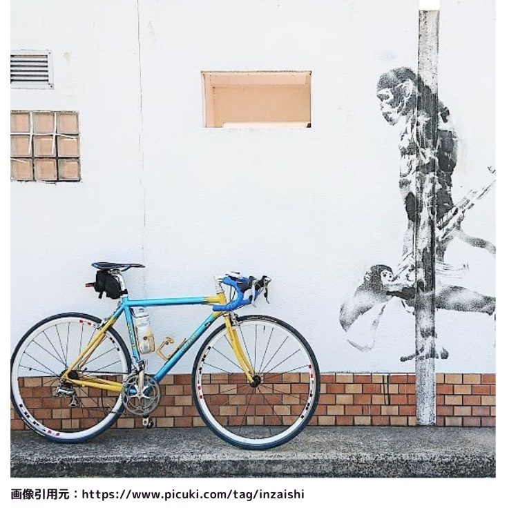 日本にあるバンクシーのストリートアート 